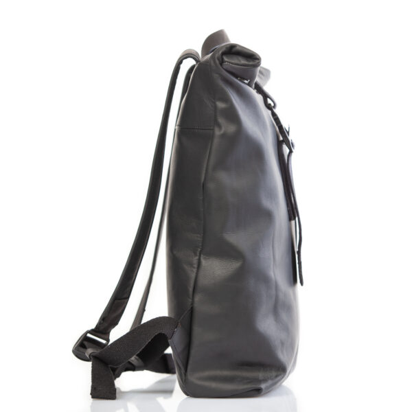 Rolltop-Rucksack aus schwarzem Leder – Cinzia Rossi