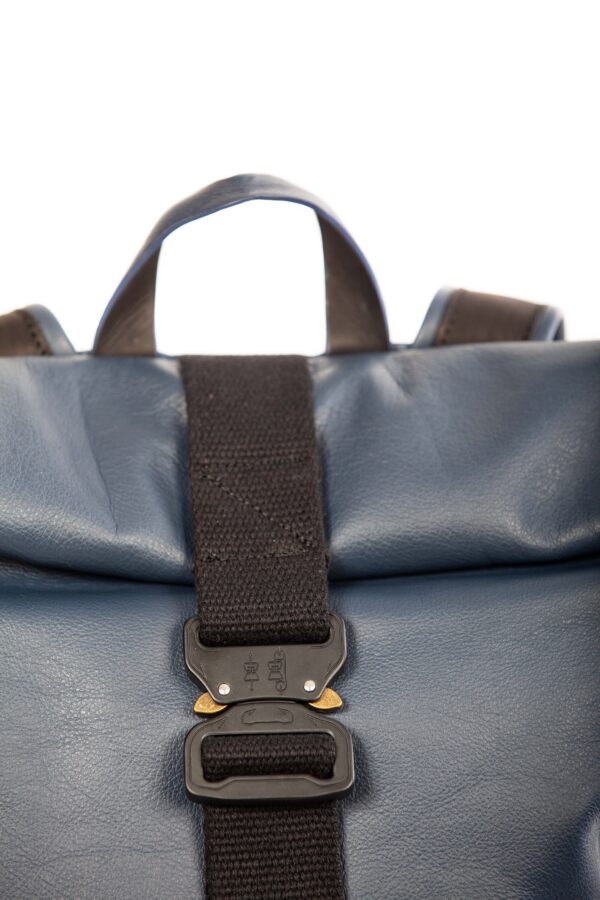 Blue leather roll-top backpack - Cinzia Rossi